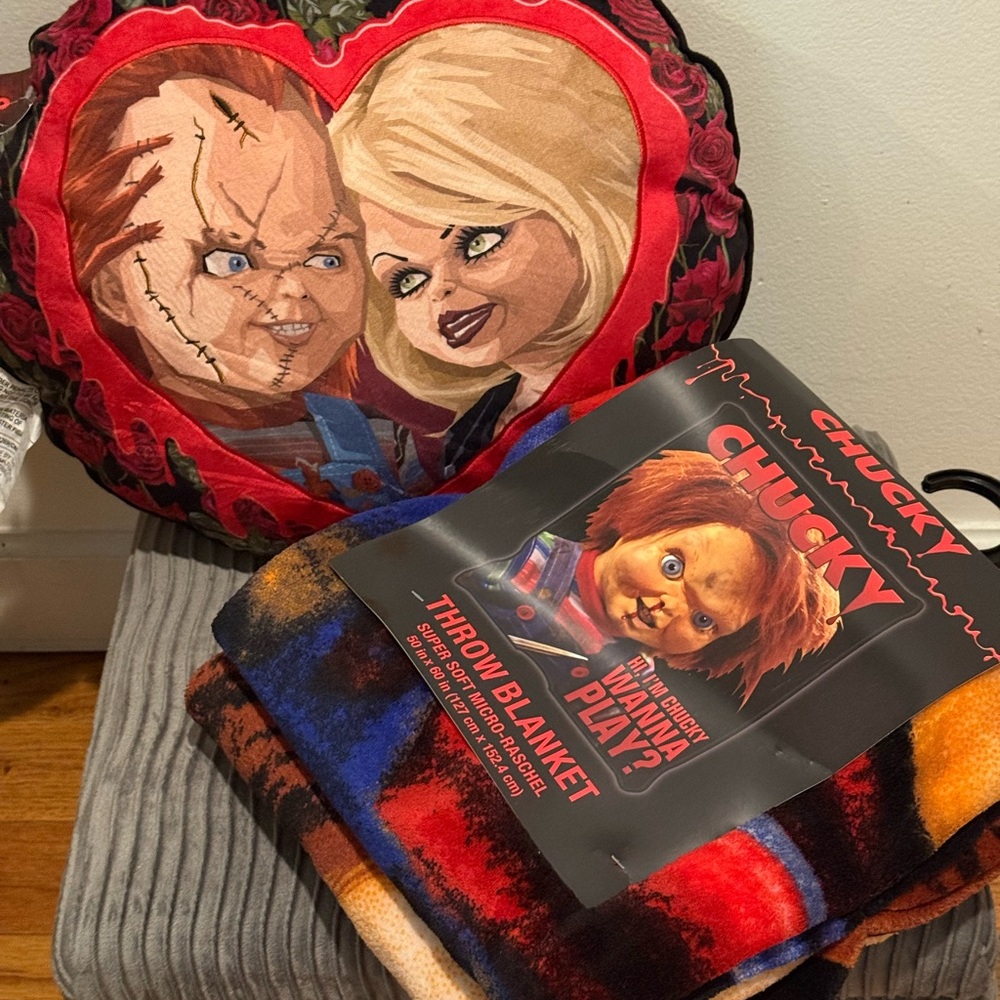 Bioworld Chucky Throw Blanket - Red, Blue, Black